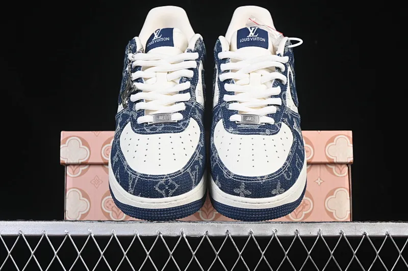 All categories Nk Air Force 1 Air Force series Nk Air Force 1 Low Air Force low-top Nike Air Force 1'07 Low LV joint white and blue Air Force 1 low-top casual sneakers YF9511-811